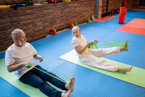 Stratégies efficaces pour rester actif et en forme après la soixantaine