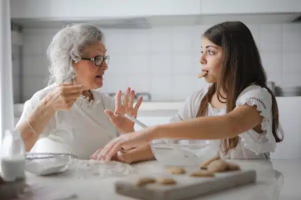 Rester socialement actif en tant que senior : une clé essentielle pour une vie épanouie