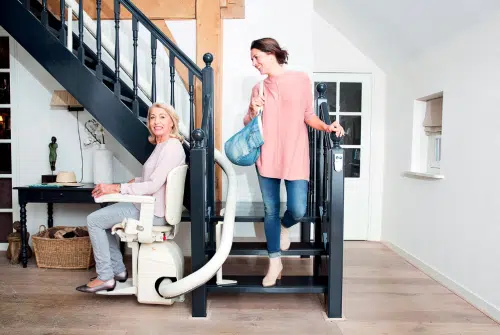Comment est installé un monte-escalier dans une maison ?