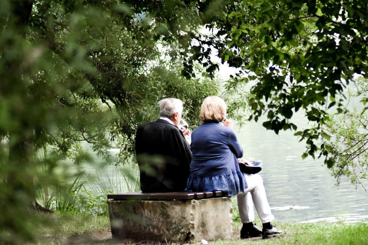 Les bienfaits de la méditation pour les seniors : comment elle peut améliorer votre santé
